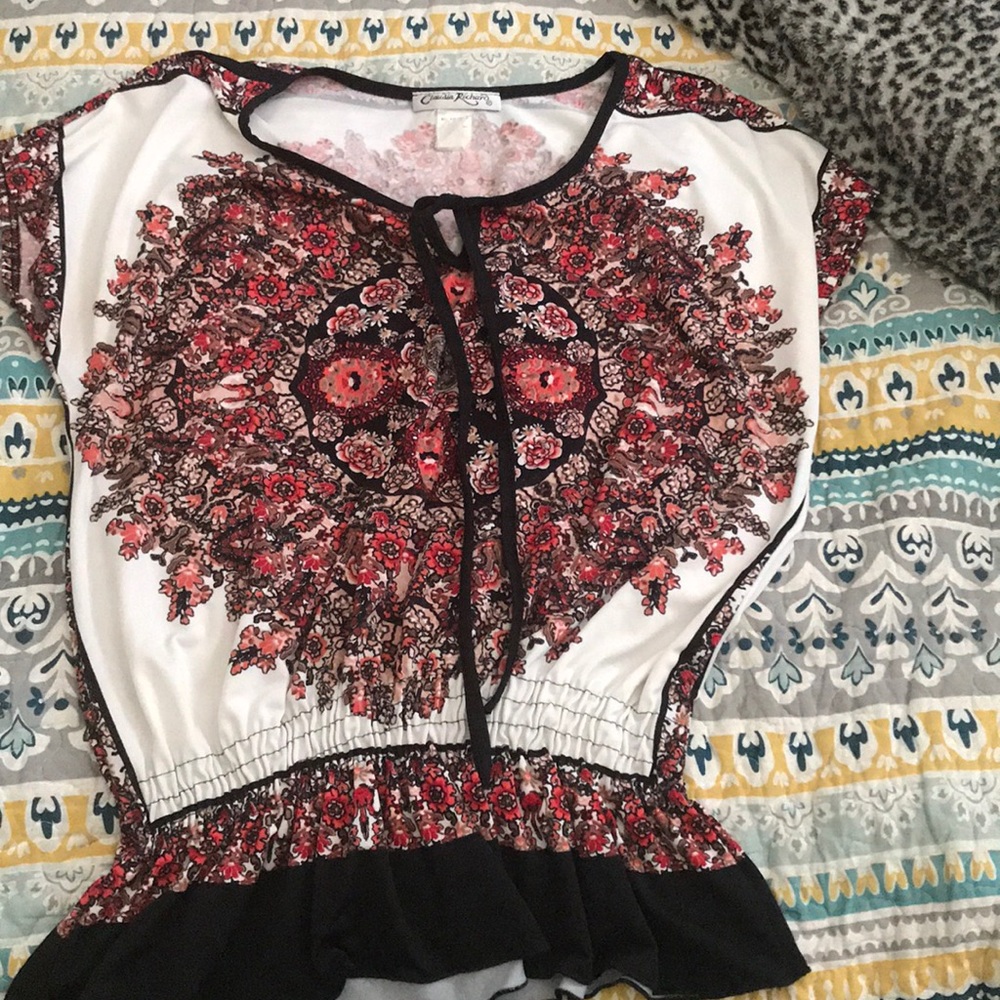 White/red tunic with flower design